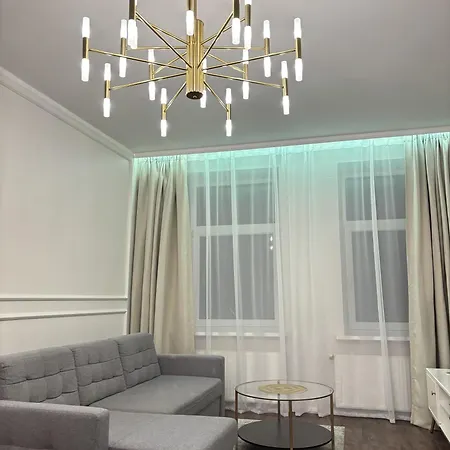 Centre Modern Elegance In Newly Renovated
