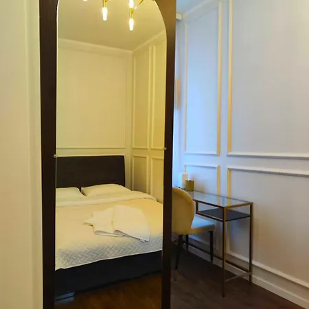 Apartman Centre Modern Elegance In Newly Renovated *