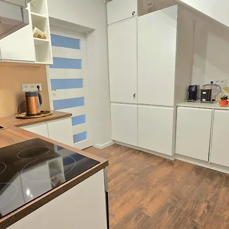 Apartman Centre Modern Elegance In Newly Renovated *