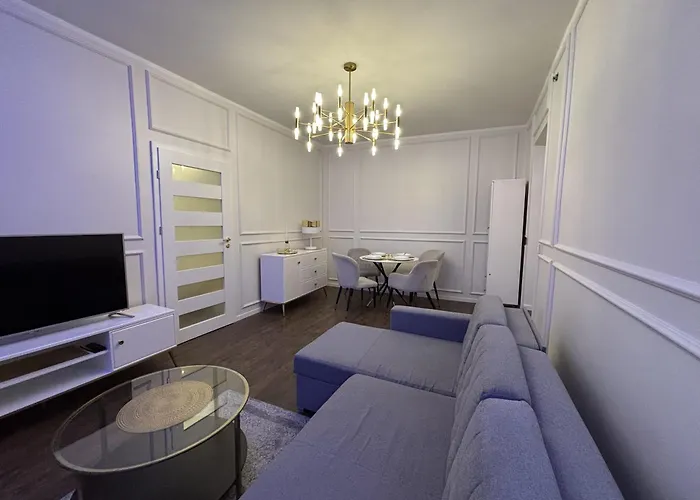 Centre Modern Elegance In 2026 Fully Renovated 아파트